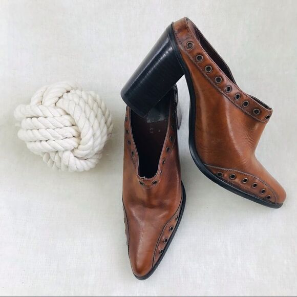 Colin Stuart Brown Pointed Toe Heeled Mule Slip On Shoes with Grommet detailing - Picture 4 of 12